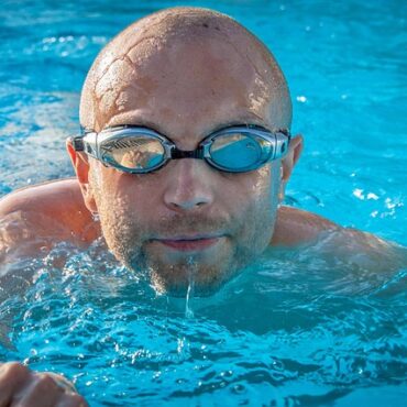 Drame dans une piscine à Anjou : un adolescent dans un état critique
