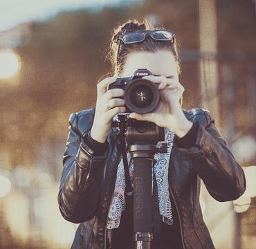 Bas-Saint-Laurent : une employée municipale photographiée chez elle par la mairesse