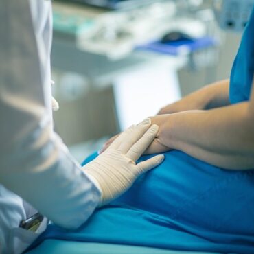 Lévis : un quinquagénaire paralysé après une double infection transmise par des insectes