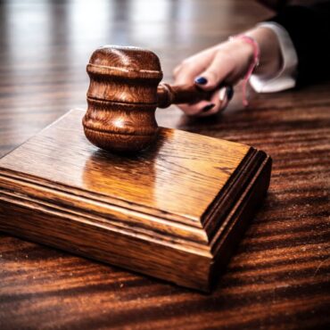 Un chiropraticien de Trois-Rivières radié pour une relation inappropriée avec un adolescent