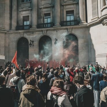 Manifestation à Montréal : quatre arrestations et usage de gaz irritants au centre-ville